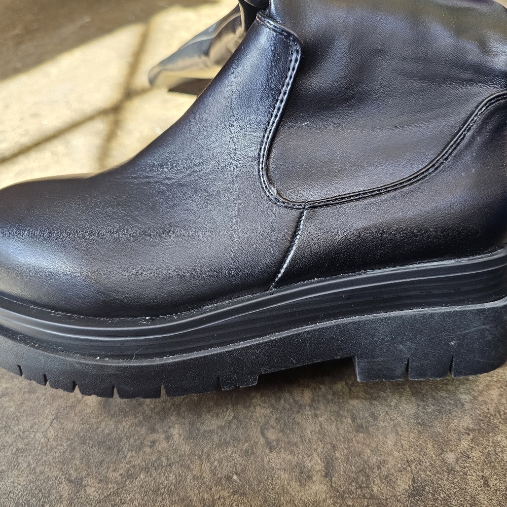 Boots - Picture 9 of 12